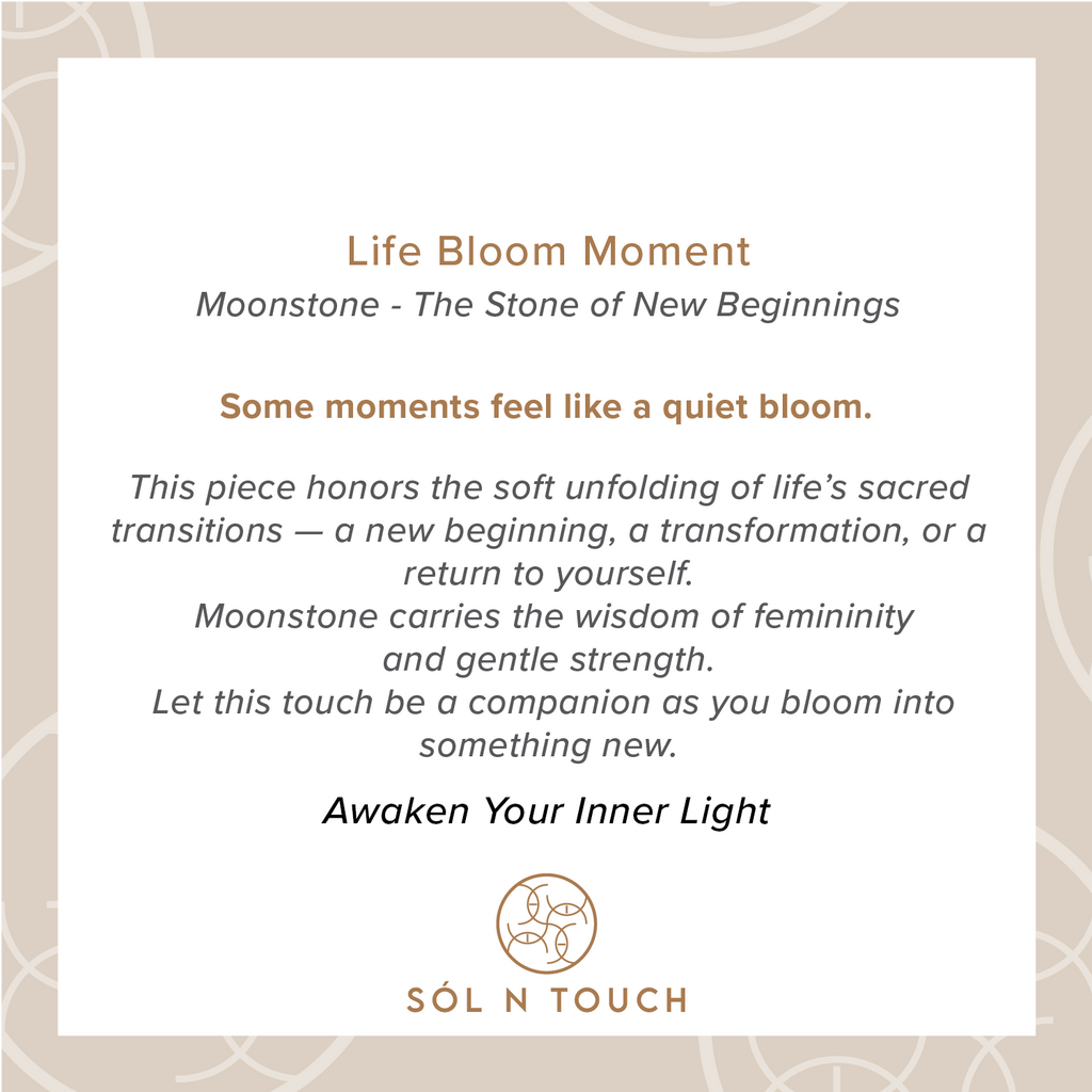 Life Bloom Moment – Moonstone Bracelet (Gold Version)