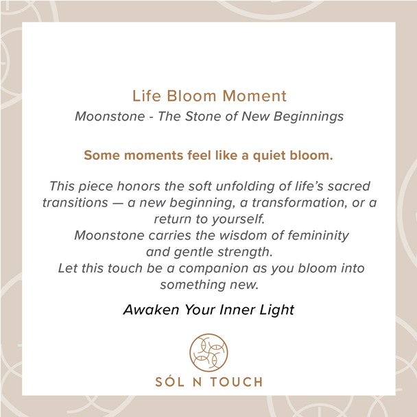 Life Bloom Moment – Moonstone Bracelet (Silver Version)