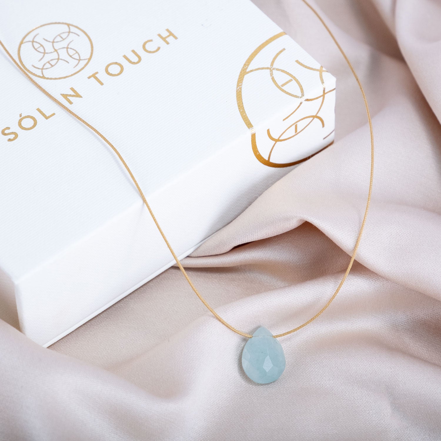 Balance & Touch – Aquamarine Necklace