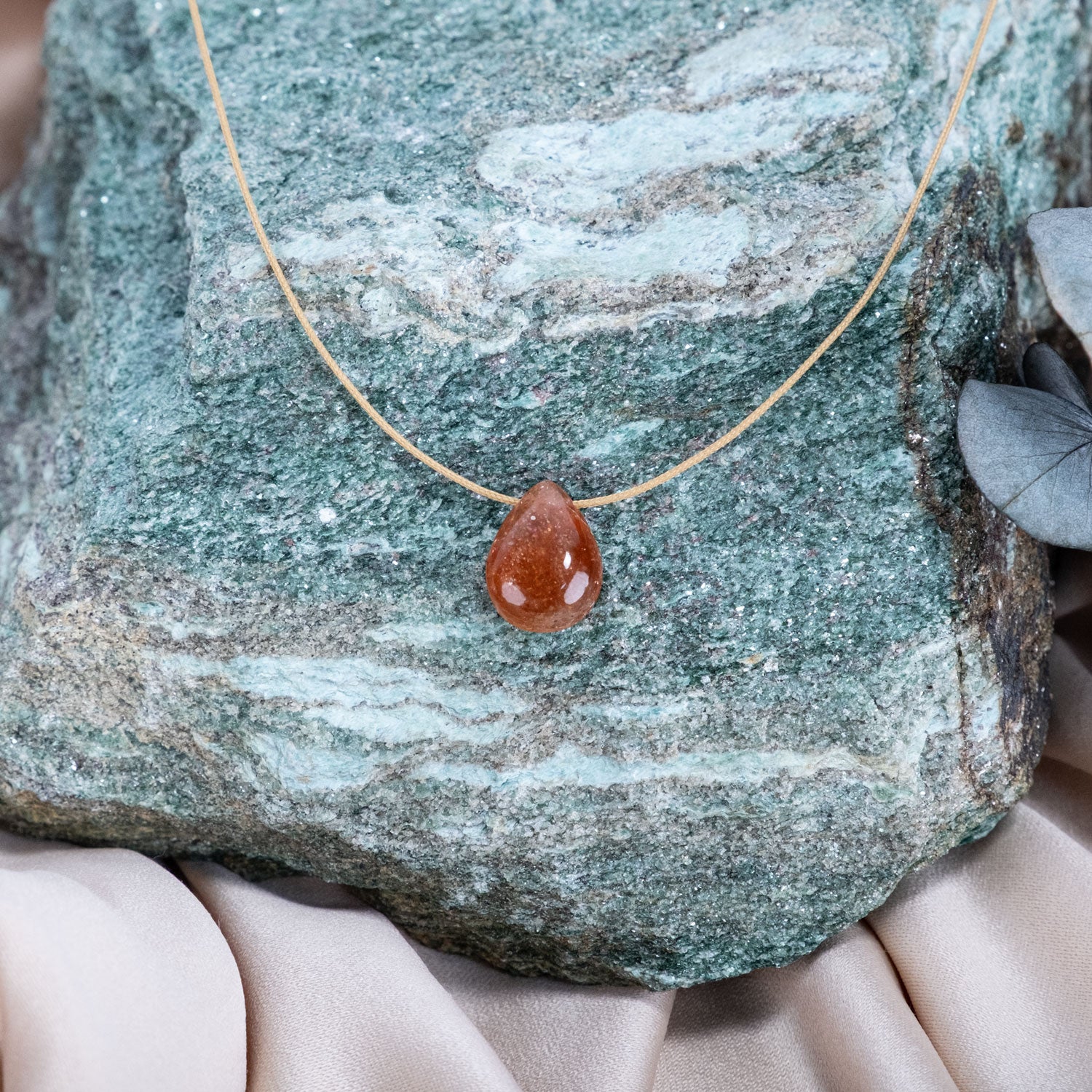 Confidence & Touch – Sunstone Necklace