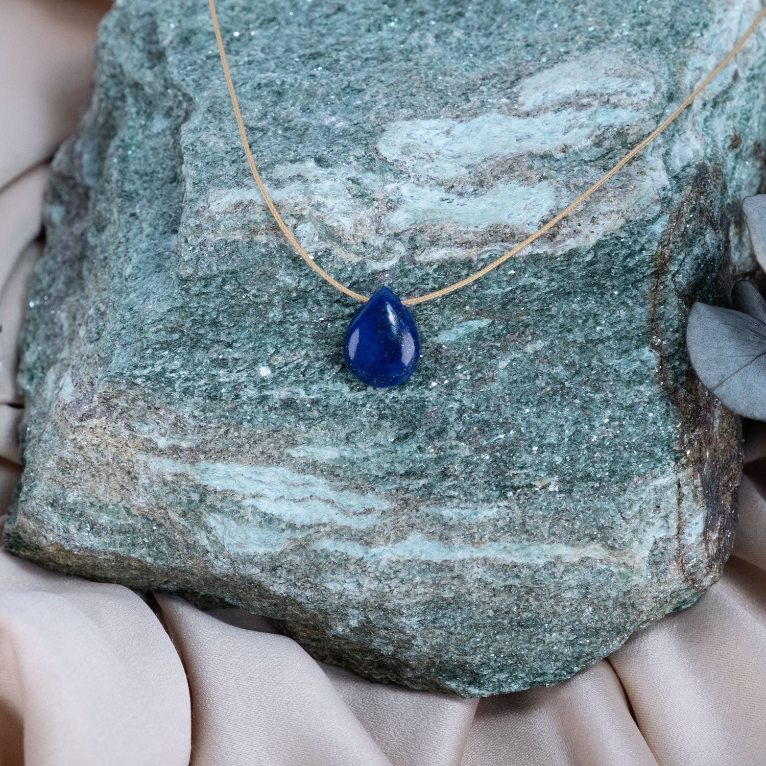 Creativity & Touch – Lapis Lazuli Necklace