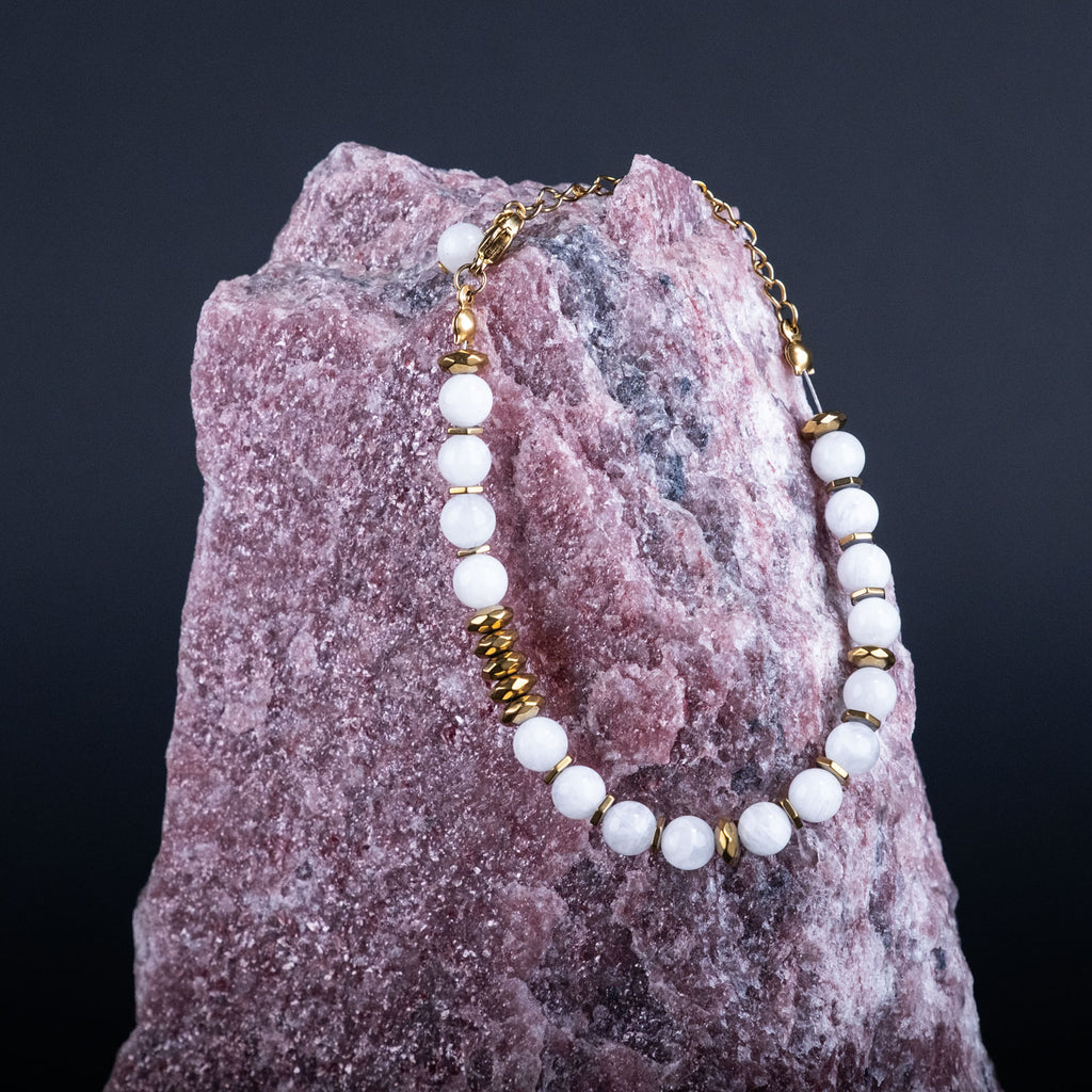 Life Bloom Moment – Moonstone Bracelet (Gold Version)