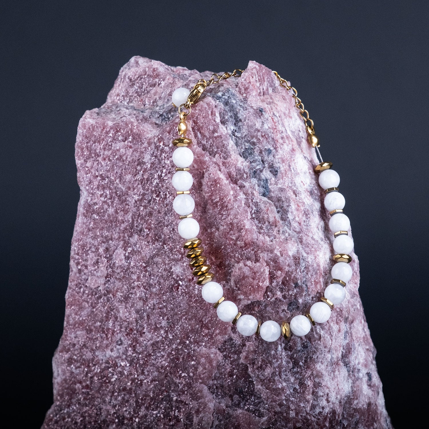 Life Bloom Moment – Moonstone Bracelet (Gold Version)