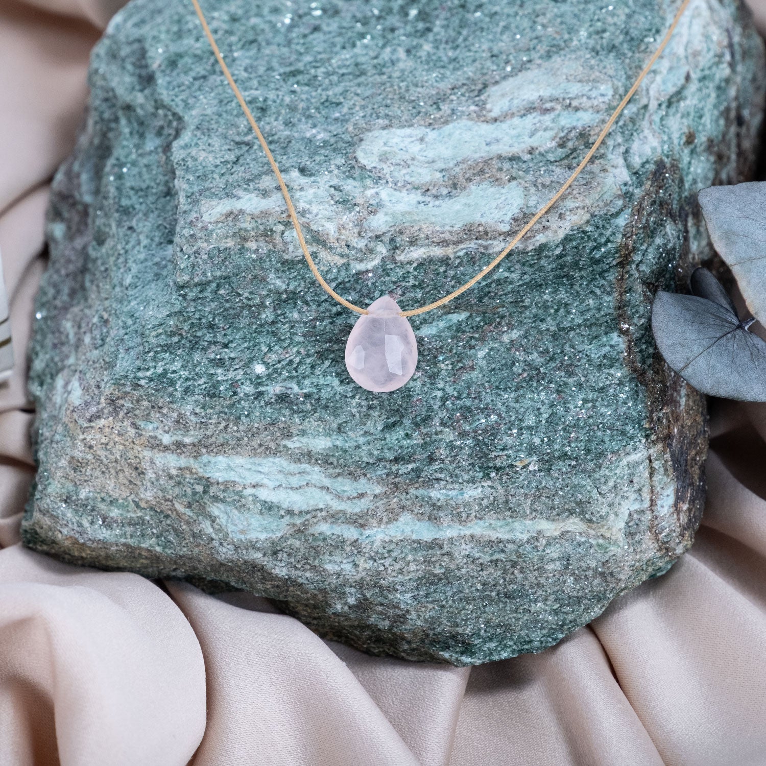 Love & Touch – Rose Quartz Necklace