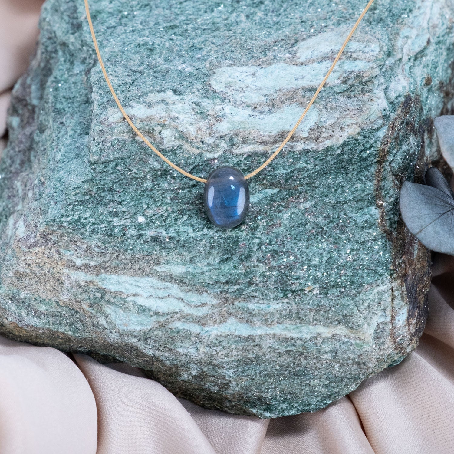 Pisces Zodiac & Touch – Labradorite Necklace