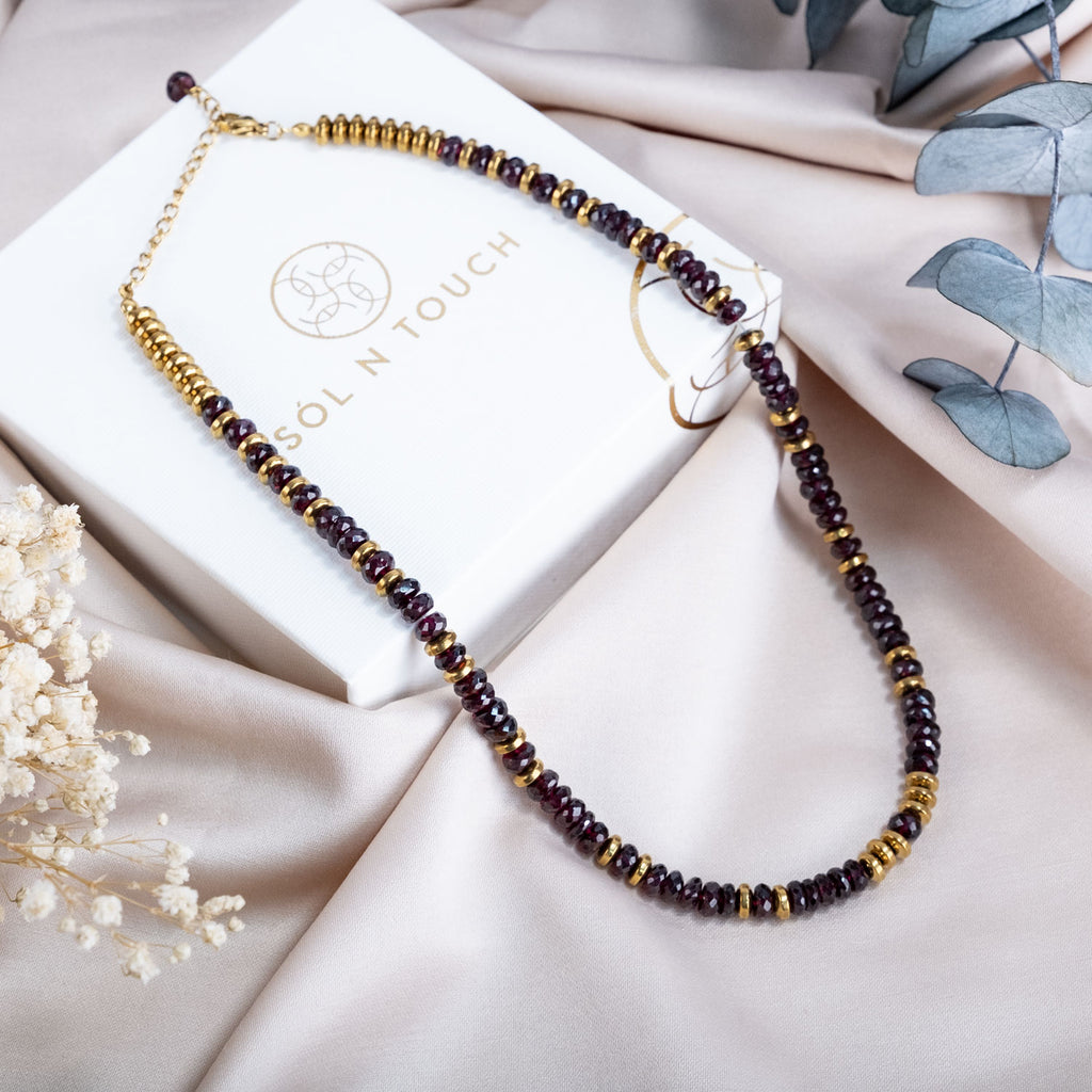 Garnet Grace – Sól Elegance Necklace