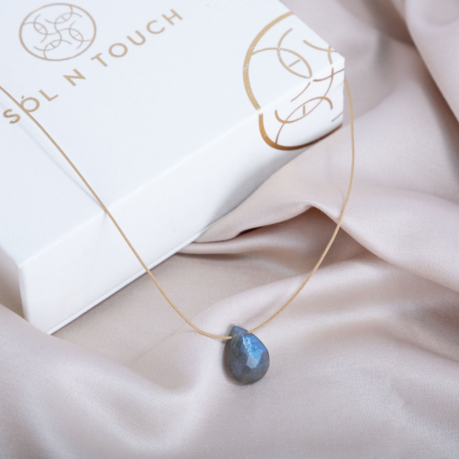 Inspiration & Touch – Labradorite Necklace