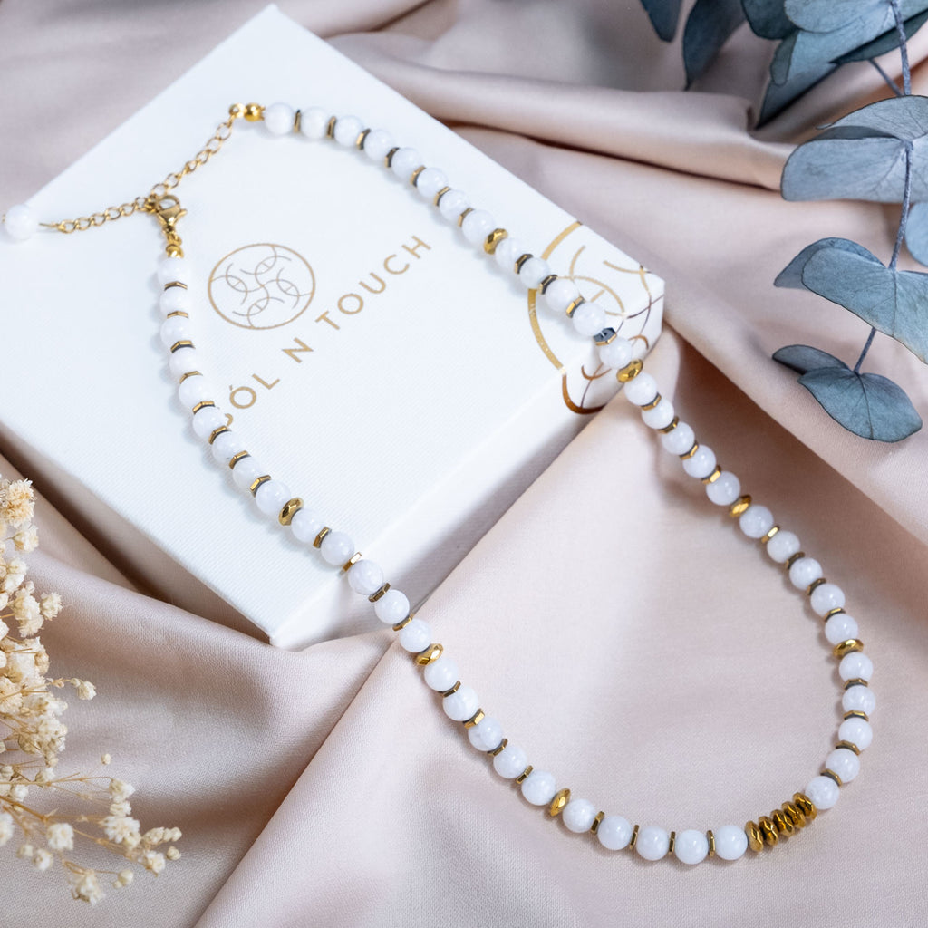 Life Bloom Moment – Moonstone Necklaces (Gold Version)